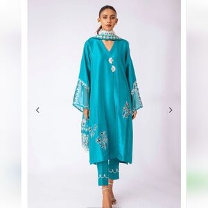 Sania Maskatiya embroidered shirt duppatta pants in medium size